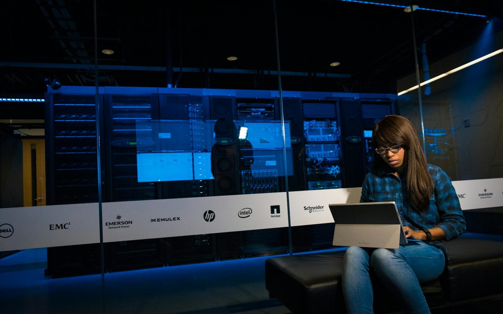 HIVE Digital Technologies Unveils Ambitious 320 MW AI Data Center Near Toronto