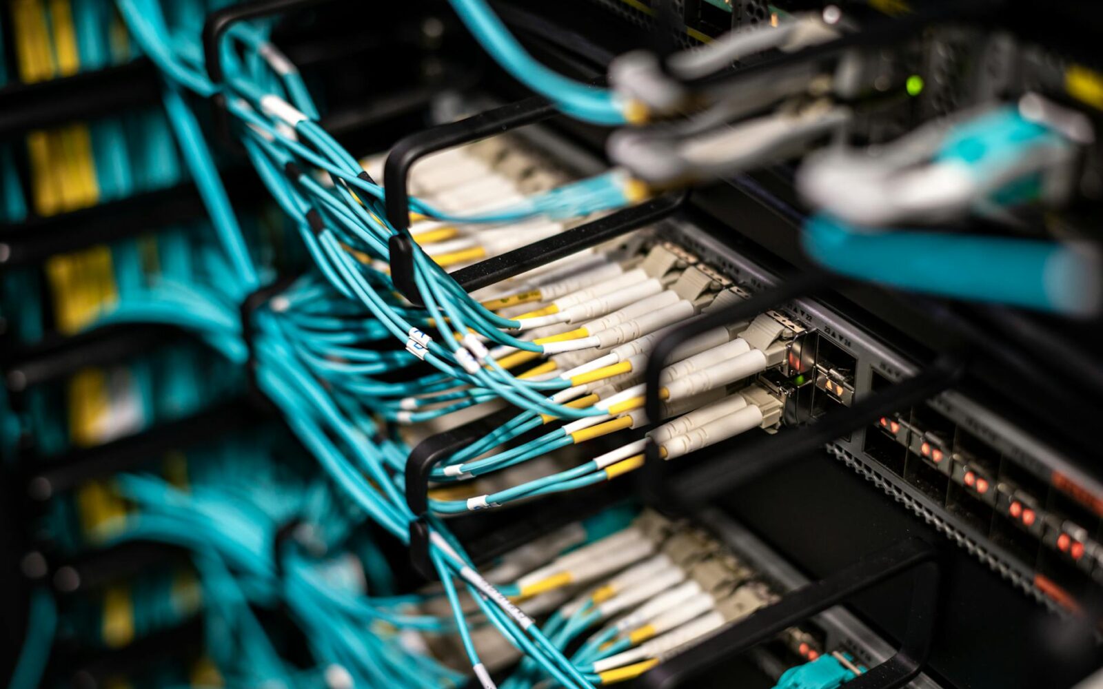 Big Tech Eyes Suburban Homes for AI Data Center Expansion