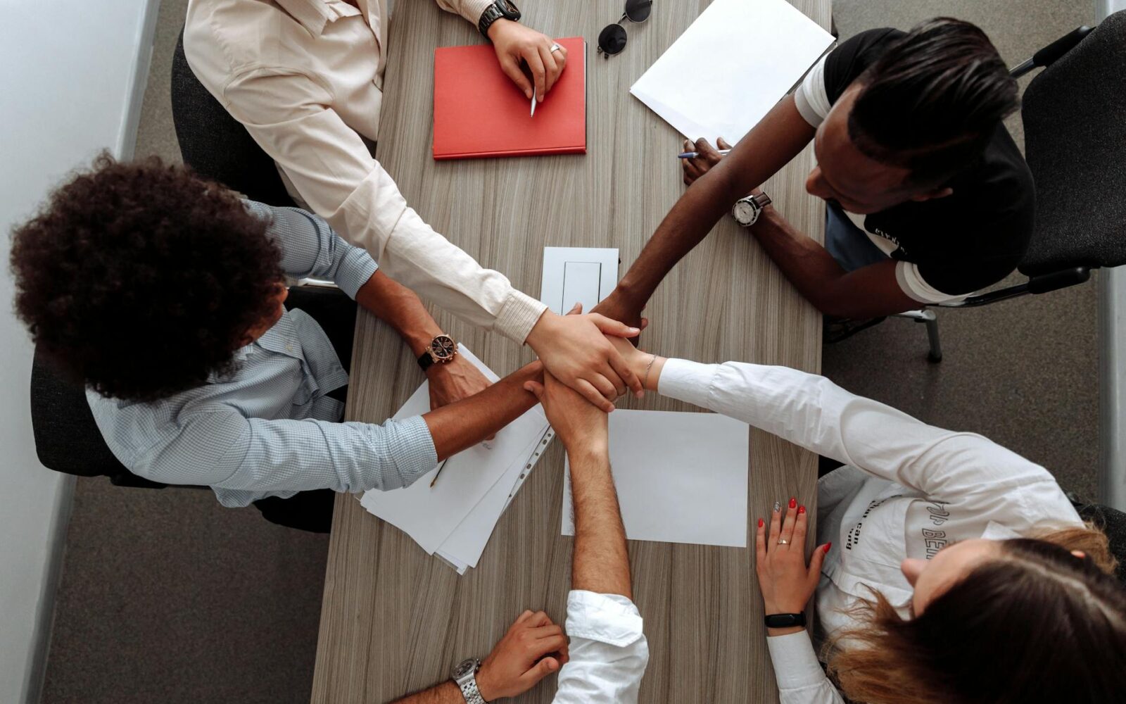 Dust Secures $40M to Transform AI Development into Team Efforts