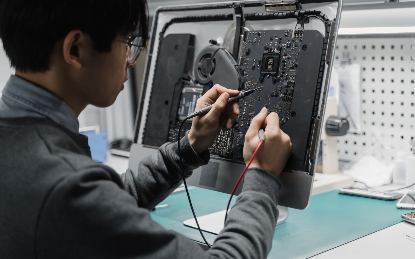 Concerns Over AI Infrastructure Oversupply Raise Questions for Vertiv