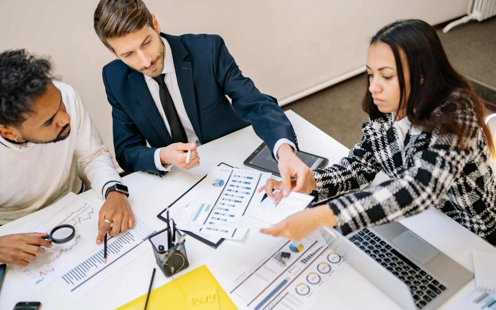 Publicis Expands AI Marketing Capabilities with $2.2B LiveRamp Acquisition