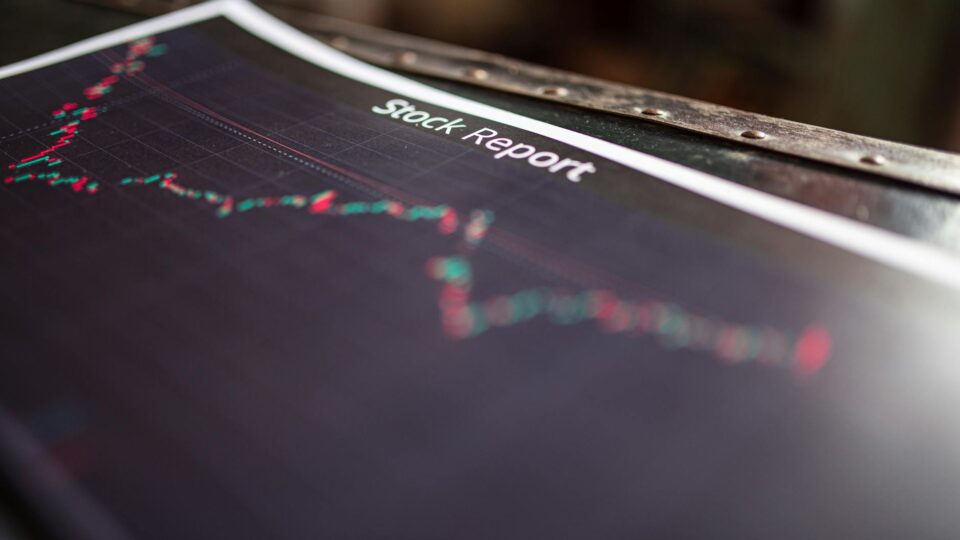 Institutional Investors Flock to AI Infrastructure Stocks Ahead of 2026