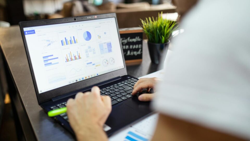 China’s CEIS Launches AI Agent ‘Tianyan’ for Industry Insight