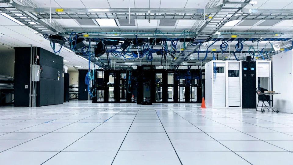 Astera Labs vs. Broadcom: Analyzing the AI Infrastructure Stocks