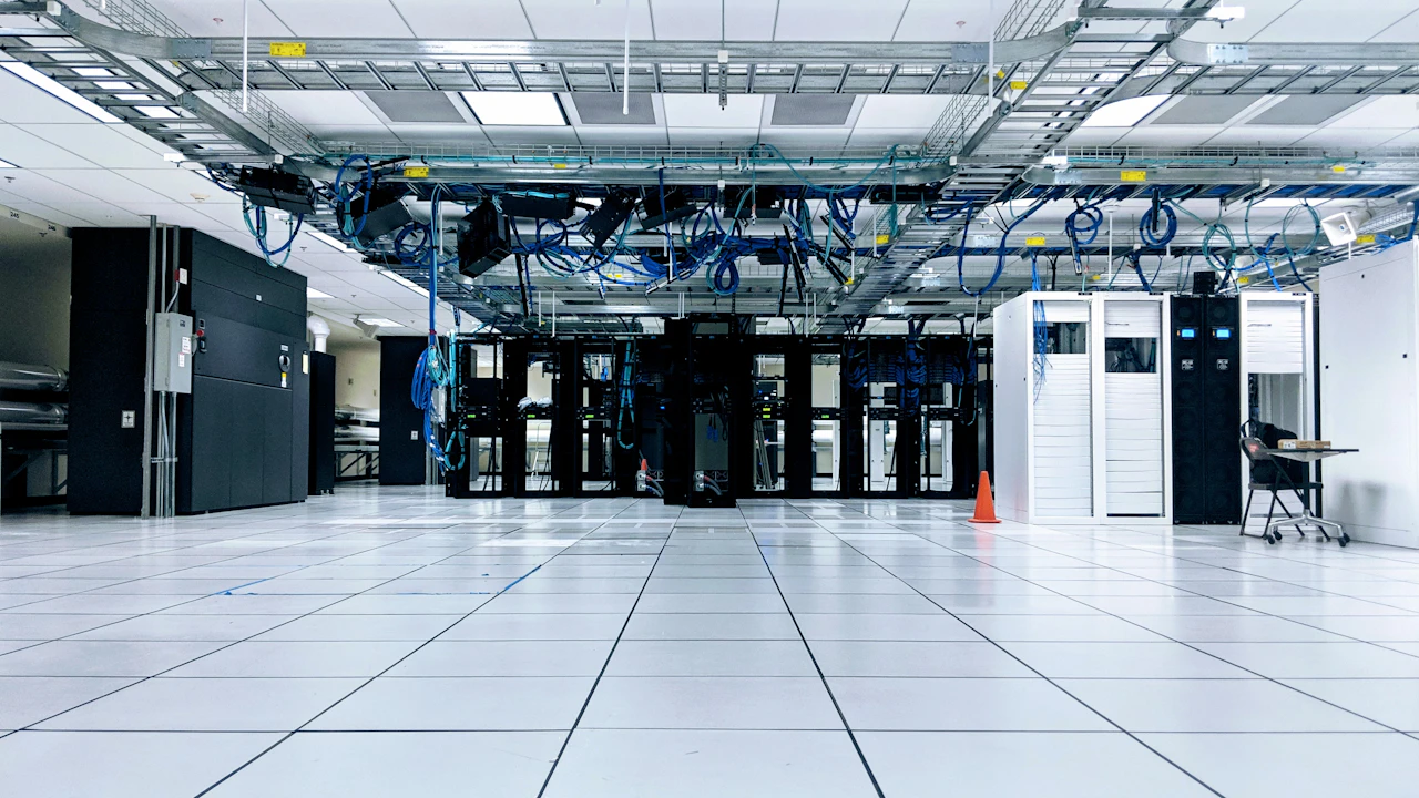 Astera Labs vs. Broadcom: Analyzing the AI Infrastructure Stocks