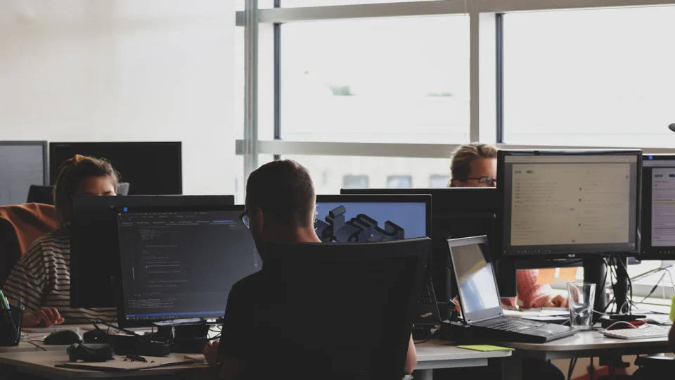 Vibe Hunting: AI Agents Enhance Threat Detection in Cybersecurity
