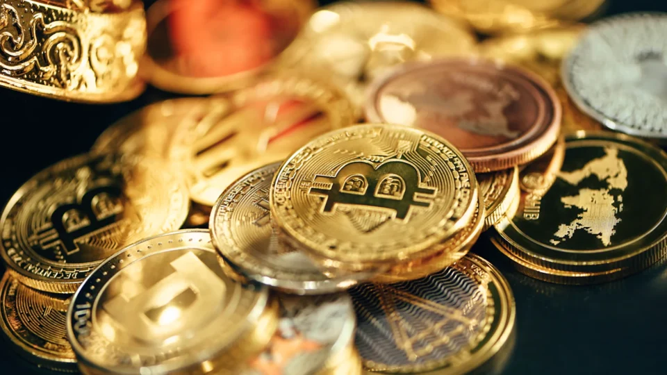 A New Era of Autonomous Financial Agents for Retail Investors