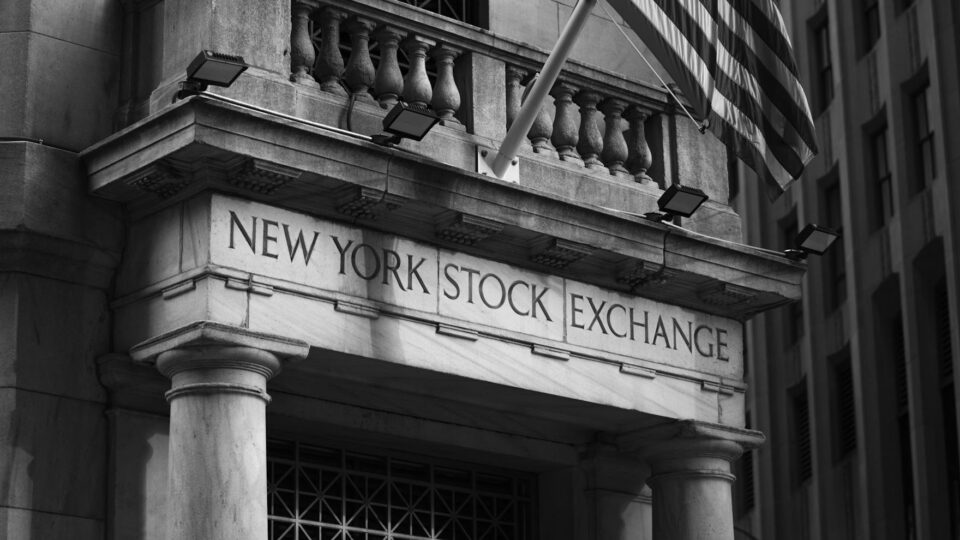 Big Tech Diversifies Bond Funding in Global Markets for AI Infrastructure