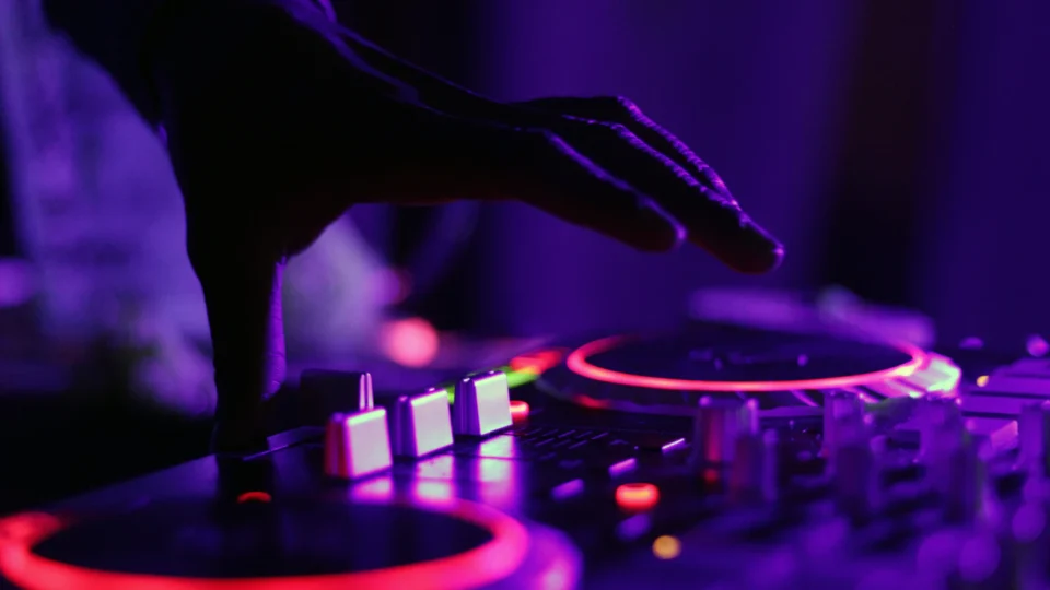 Warner Music Expands AI Capabilities with Sureel AI Acquisition