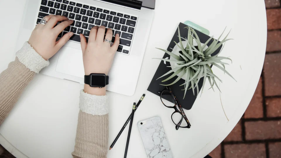 Open-Source AI Agents Transition from Hobby to Workplace Companion