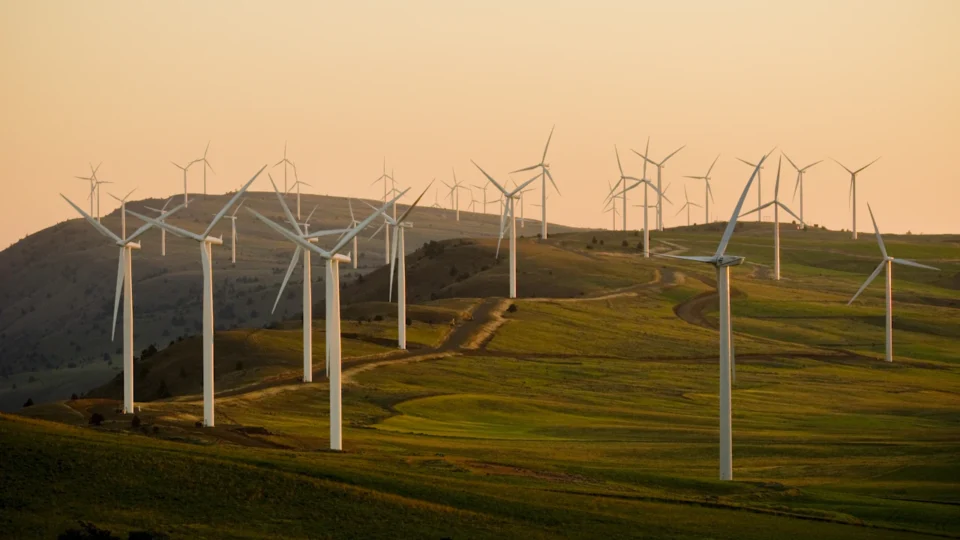 Envirotech Vehicles Advances Energy Infrastructure for AI Operations