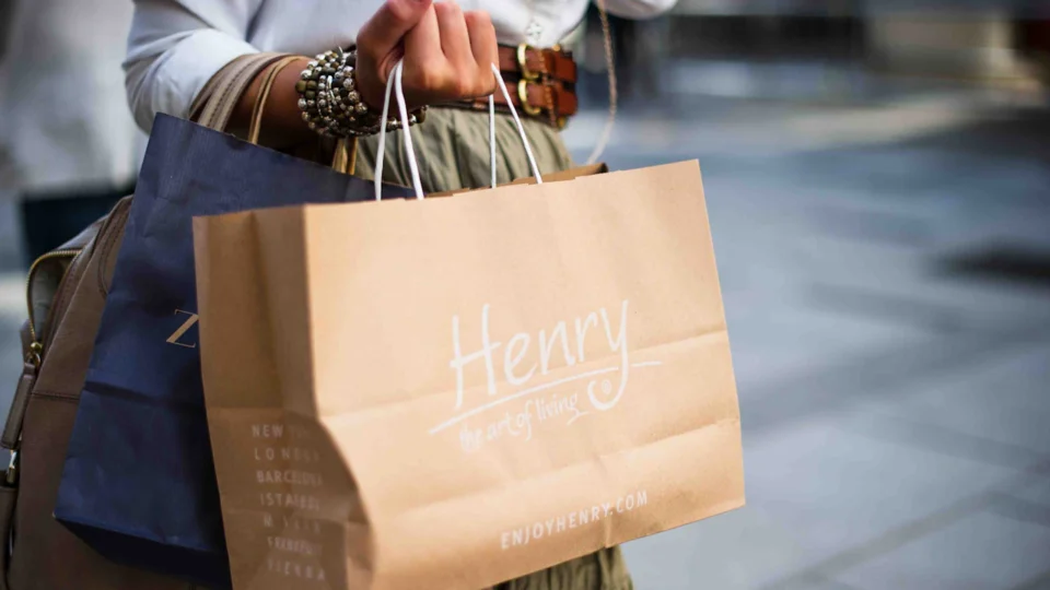 Consumers Embrace AI Agents for Confident Spending Decisions