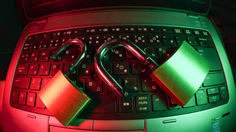 Phishing Tests Expose Vulnerabilities in AI Agents