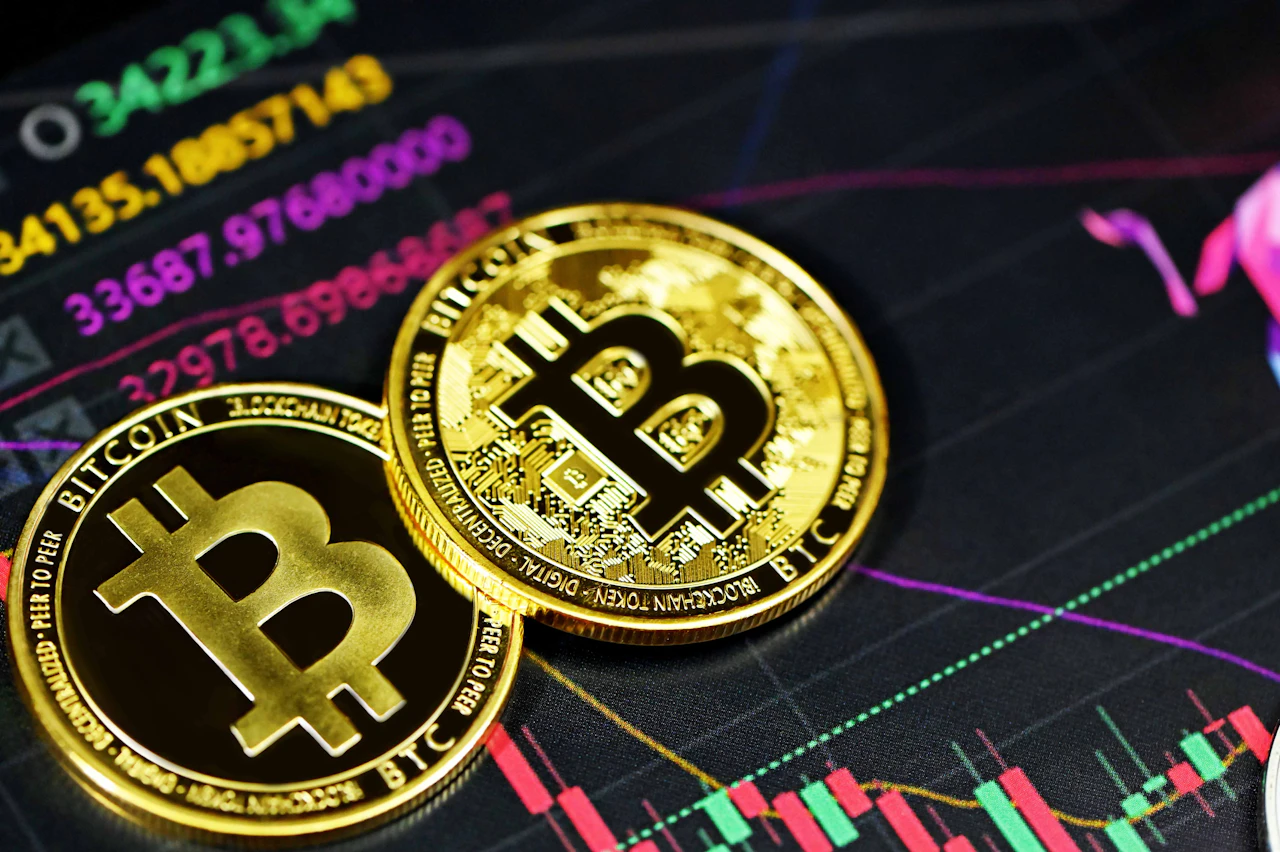 Bitcoin Falls Below $60,000 as Market Faces Growing Fears